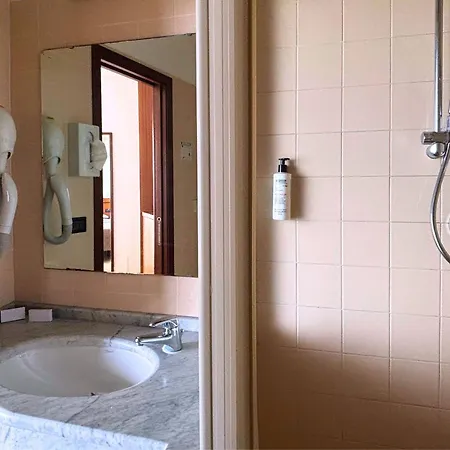 Rex - Fronte Mare 酒店 3*