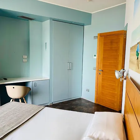 Rex - Fronte Mare 里乔内